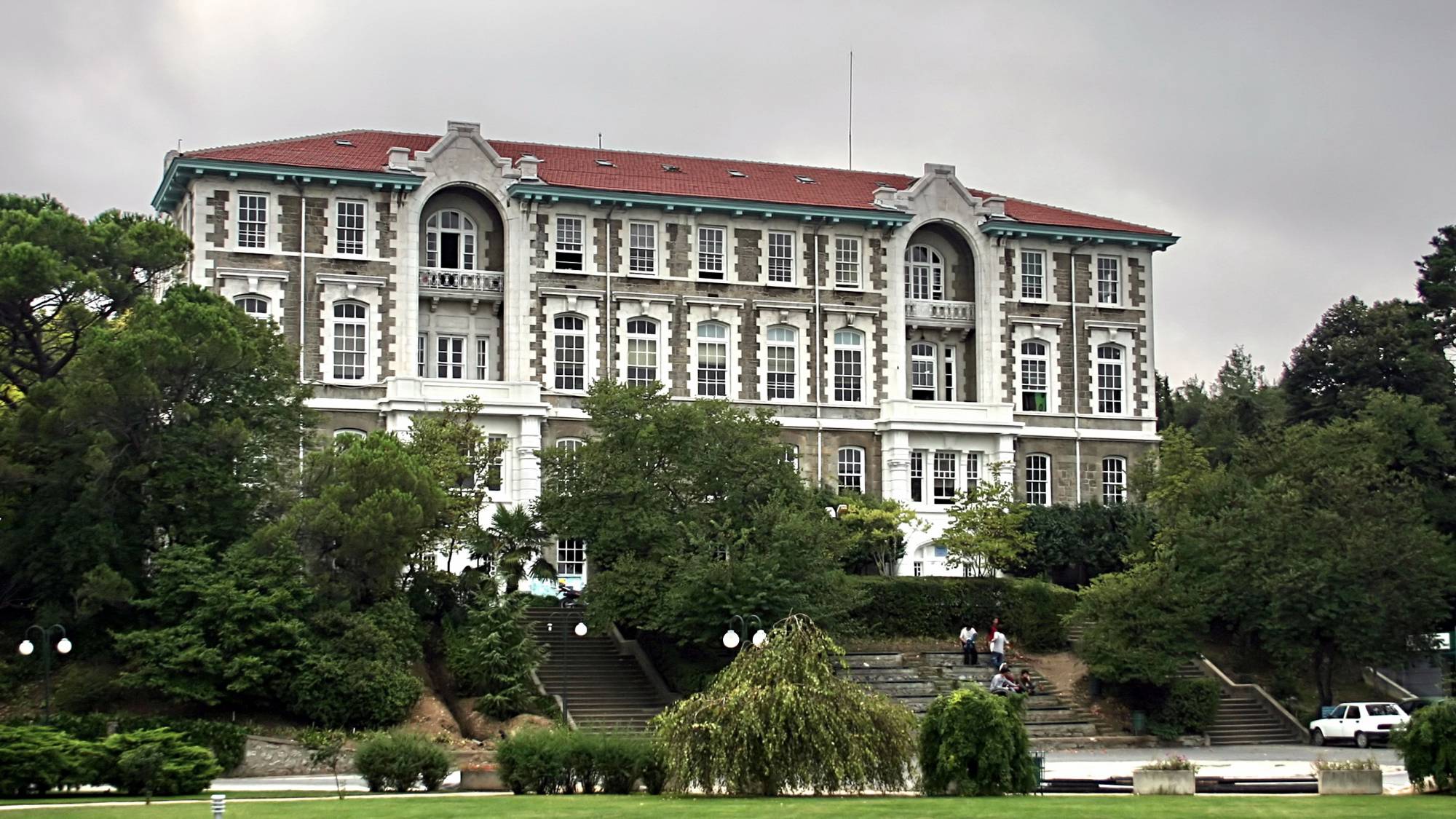 Boğaziçi Üniversitesi, dokuz ayda 138 mezununa giriş yasağı getirdi