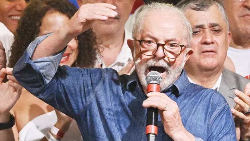Brezilya'nın solcu önderi Lula, seçimlerde Bolsonaro'yu destekleyen iki sağcı partiyle ittifaka çok yakın
