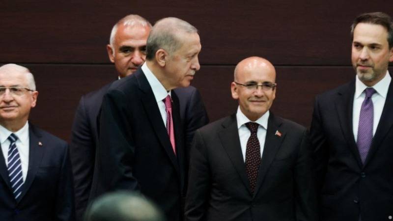 "Erdoğan, Şimşek'e 'yerel seçimlere kadar her kararı bana danış, sonra direksiyon sende' dedi"
