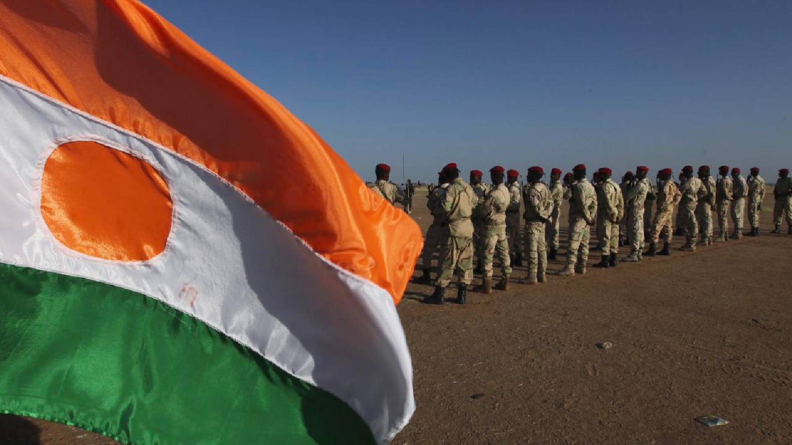 Nijer'de ordu, ECOWAS'ın muhtemel müdahalesine karşı alarma geçti