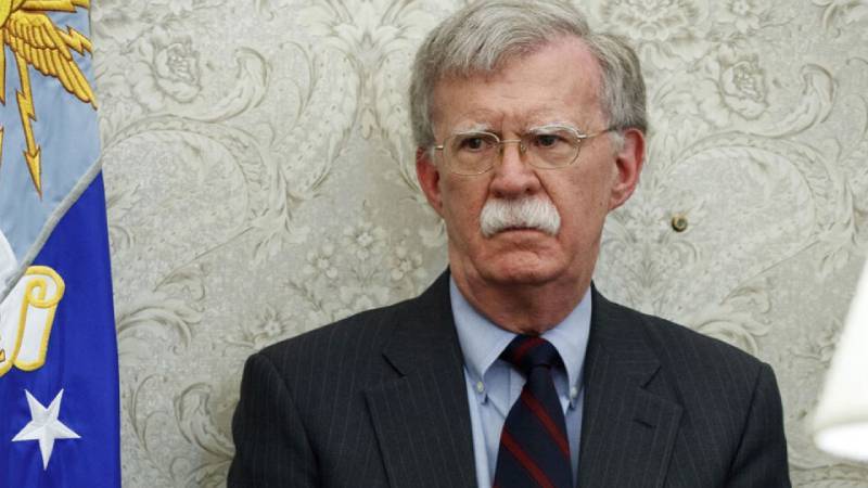 ABD eski Ulusal Güvenlik Danışmanı John Bolton: Türkler sorumluluklarını yerine getirmeye istekli değilse, bu, NATO için Yunanistan'ın kıymetini artırır