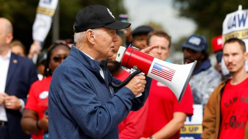 ABD tarihinde bir birinci: Joe Biden, grevdeki otomotiv çalışanlarını ziyaret etti