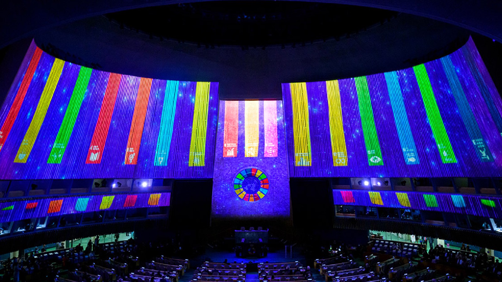 Erdoğan, BM Genel Kurulu’nda “Kalkınma Hedeflerini” temsil eden gökkuşağı renklerinden rahatsız oldu