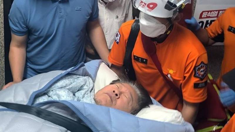 Güney Kore'de hakkında yolsuzluk soruşturması başlatılan muhalefet başkanı 24 gün süren açlık grevine son verdi