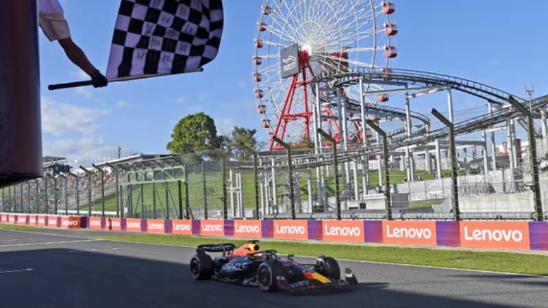 Japonya'da Verstappen kazandı; Red Bull, F1 Ekipler Şampiyonluğunu garantiledi