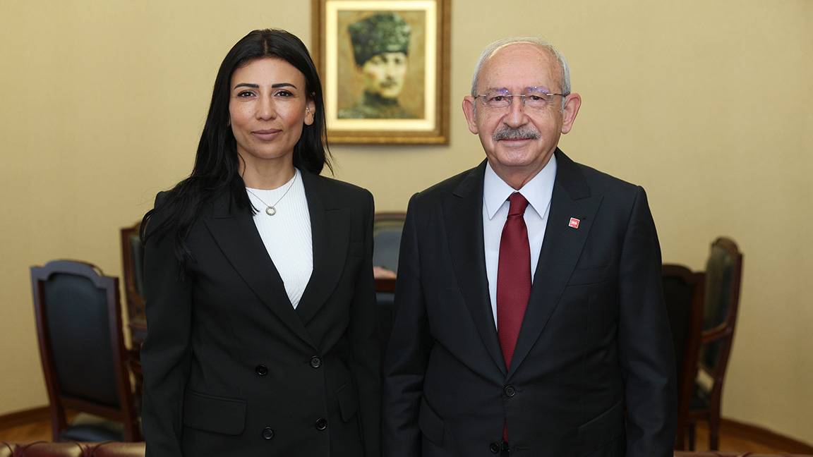 Kılıçdaroğlu, KKTC Meclis Lideri Yardımcısı Özdenefe ile bir ortaya geldi