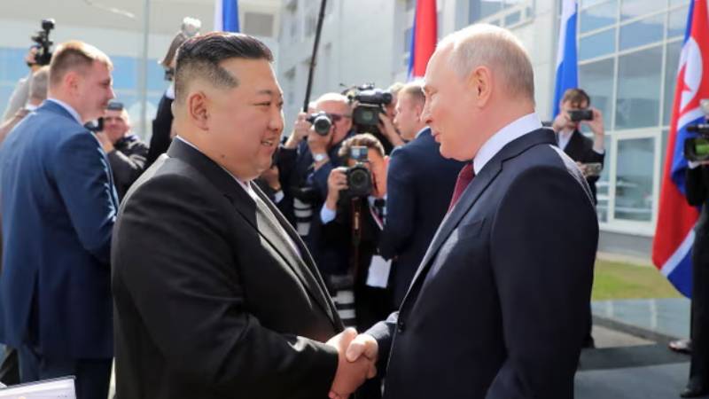 Putin ve Kim Jong-un, birbirlerine tüfek armağan etti