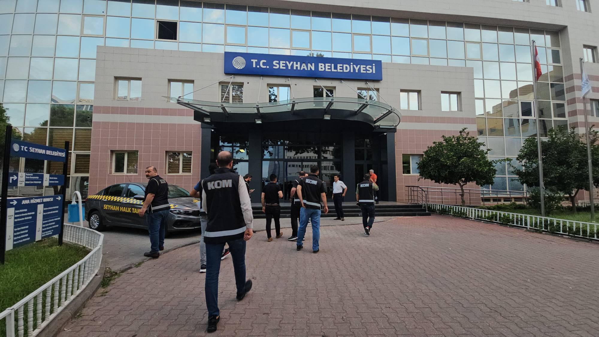 Seyhan ve Çukurova belediyelerine "rüşvet" operasyonu