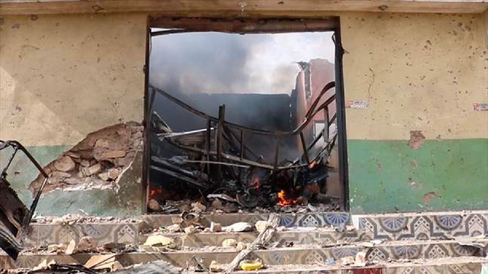 Somali'de bombalı araçla atak: En az 10 kişi hayatını kaybetti