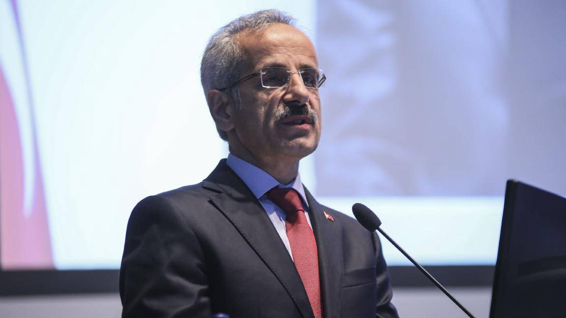 Ulaştırma Bakanı Uraloğlu'ndan vergisiz cep telefonu açıklaması