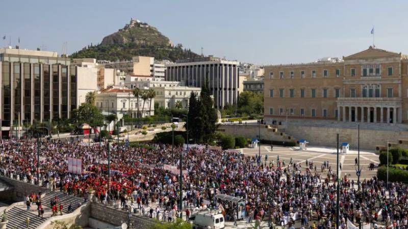 Yunanistan'da kamu çalışanları, hükümetin çalışma yasası değişikliği planına karşı genel grevde: Tasarıda neler var?