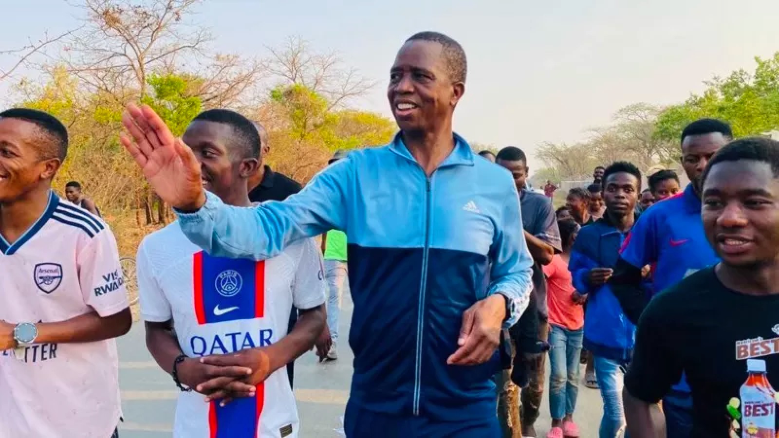 Zambiya'da eski lidere talimat: Koşularında siyasi faaliyet yapma